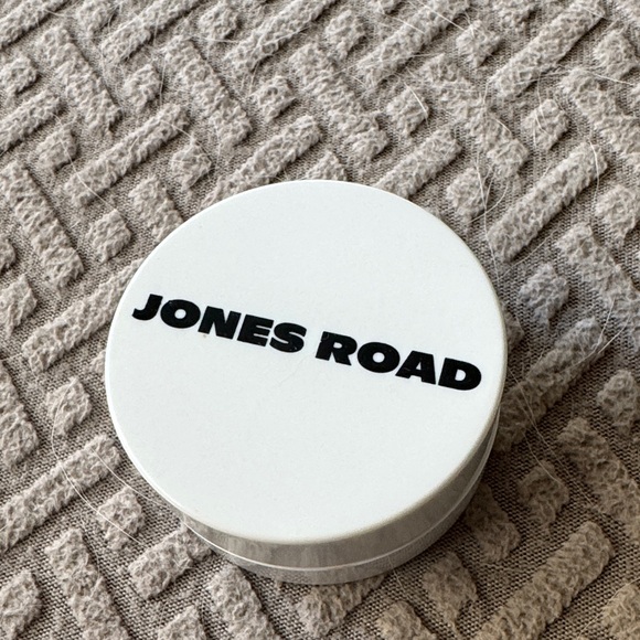 Jones Road Mini Miracle Balm in Pinky Bronze - Picture 2 of 5